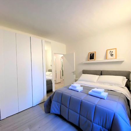 Casa Stella- A Due Passi Dal Corso Di Siena Apartment Екстериор снимка