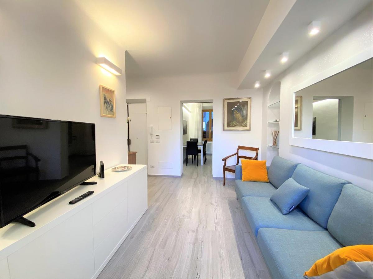 Casa Stella- A Due Passi Dal Corso Di Siena Apartment Екстериор снимка