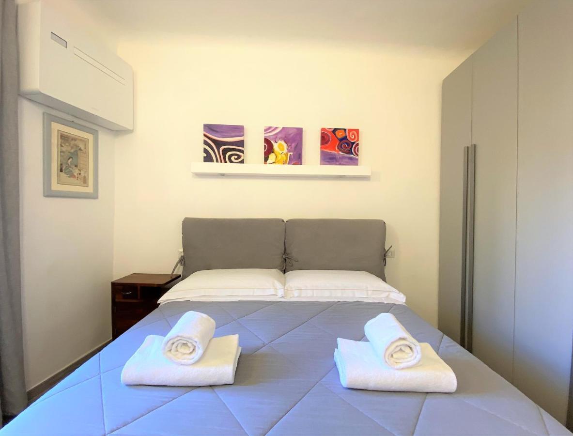 Casa Stella- A Due Passi Dal Corso Di Siena Apartment Екстериор снимка