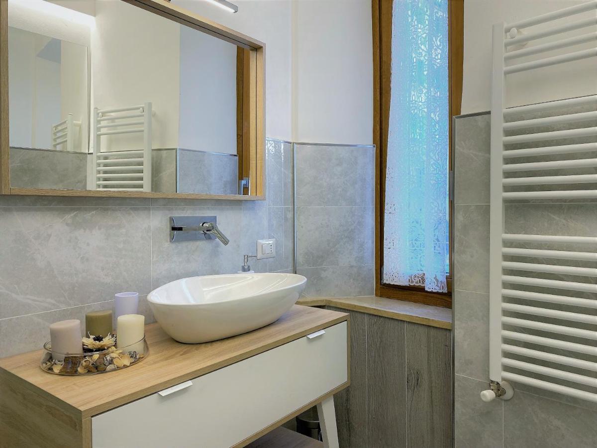 Casa Stella- A Due Passi Dal Corso Di Siena Apartment Екстериор снимка