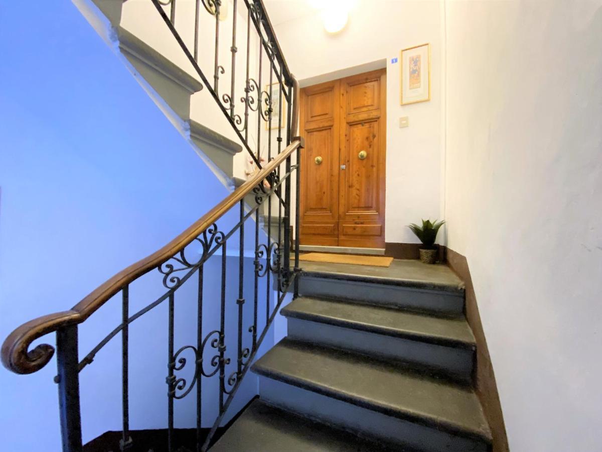 Casa Stella- A Due Passi Dal Corso Di Siena Apartment Екстериор снимка
